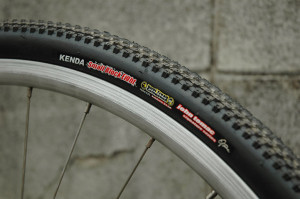 KENDA SMALL BLOCK EIGHT DTC 700×32C KENDA SMALL BLOCK EIGHT DTC 700×32C
